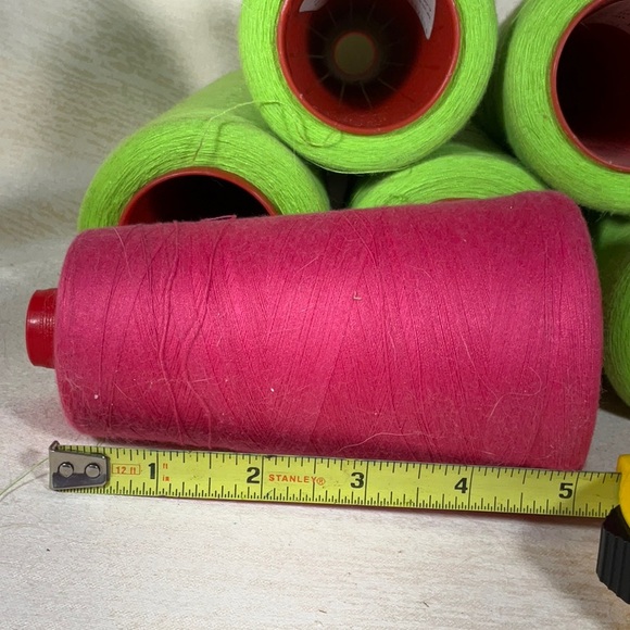 Bundle of Polyester Thread - Picture 5 of 5